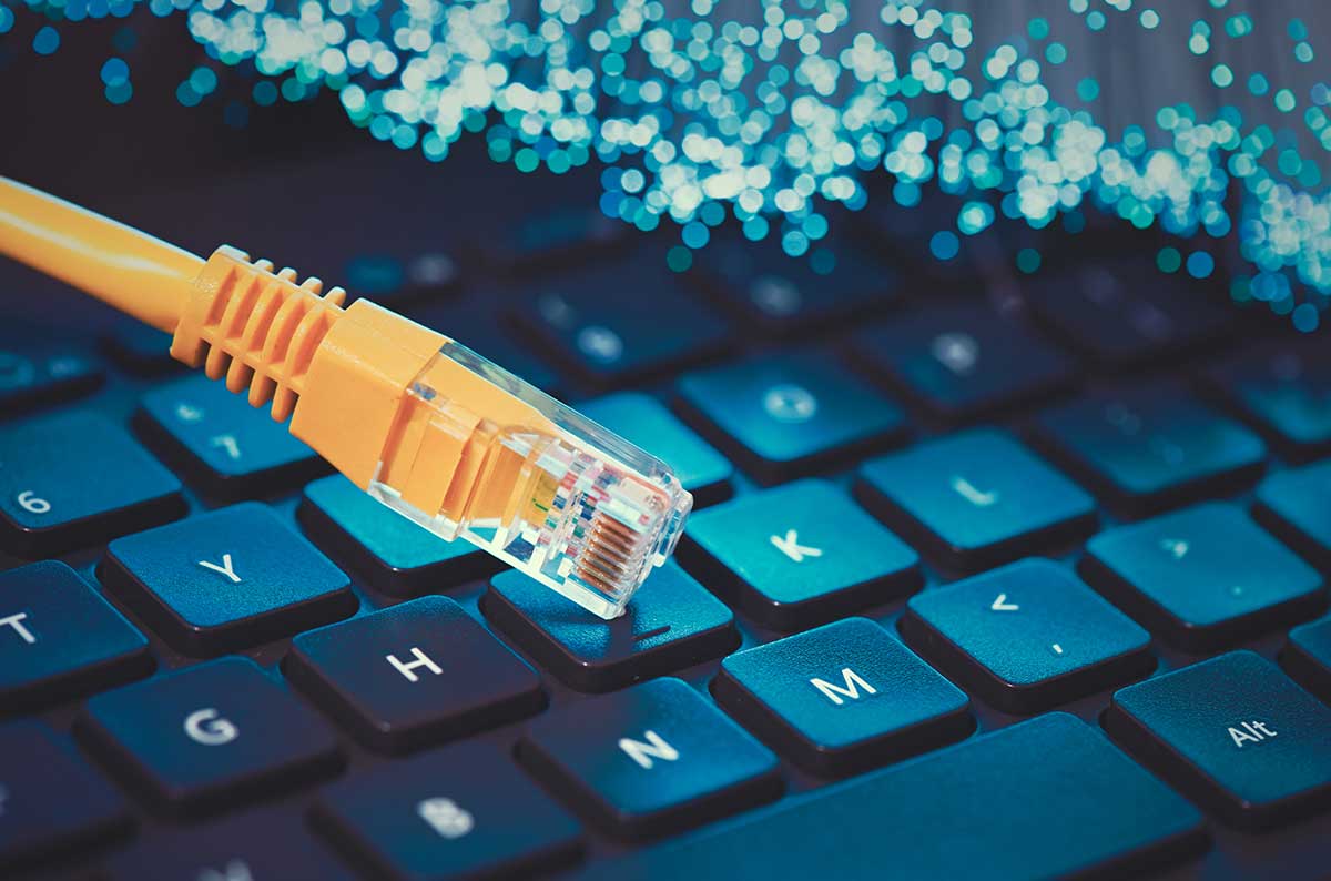 The difference between fiber optic cable dslinternet
