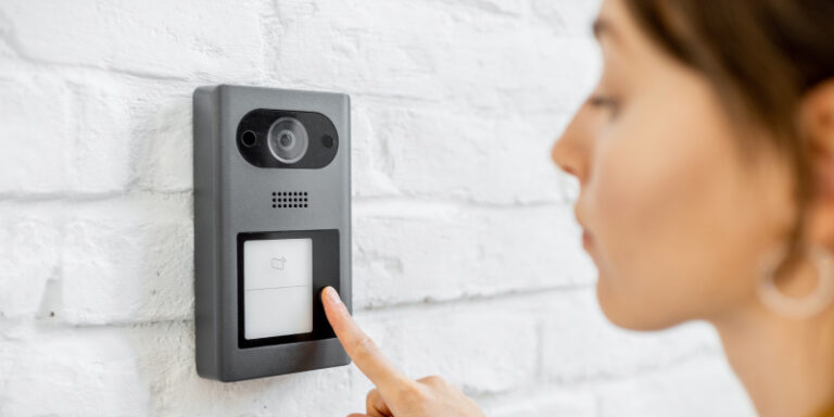 Vivint doorbell camera women pressing doorbell 01
