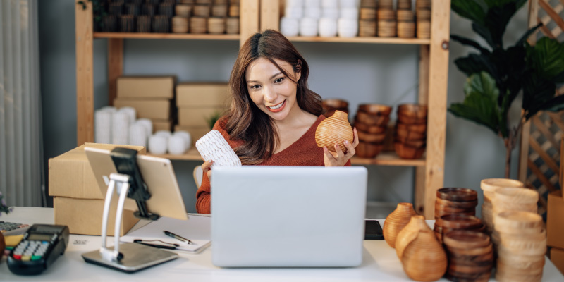 Build a lucrative side business online female packaging items 01