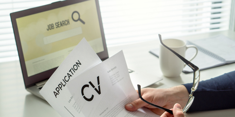 Websites for crafting an attention grabbing cv female typing cv 01